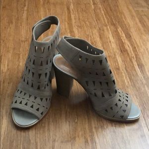 14th & Union Diamond Cutout Sandals